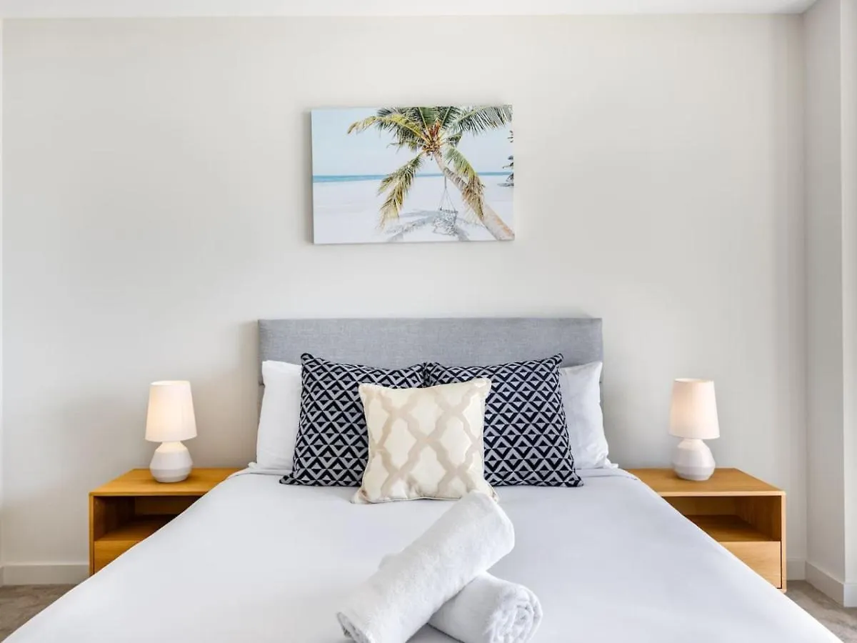 Sweeping Ocean View Apt W Carpark And Rooftop Pool Χρυσή Ακτή 0*,  Αυστραλία