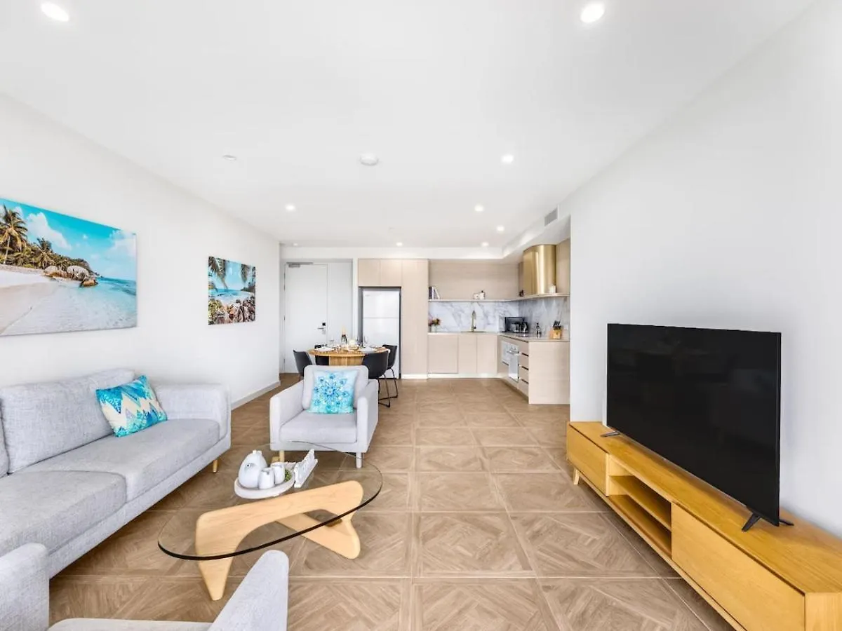 Sweeping Ocean View Apt W Carpark And Rooftop Pool Χρυσή Ακτή